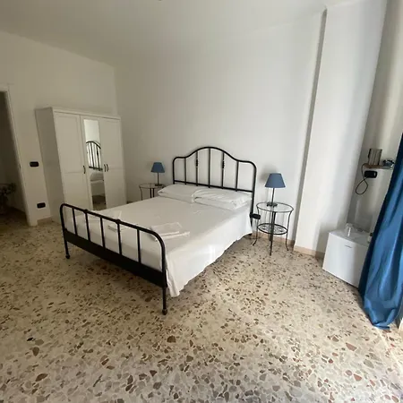 Alvarez De Toledo Oda ve Kahvaltı 3*